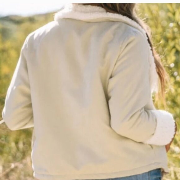 NWOT-M-🤍🤍White jacket-white collar-Sherpa lined jacket / Faux-shearing jacket - Picture 4 of 6